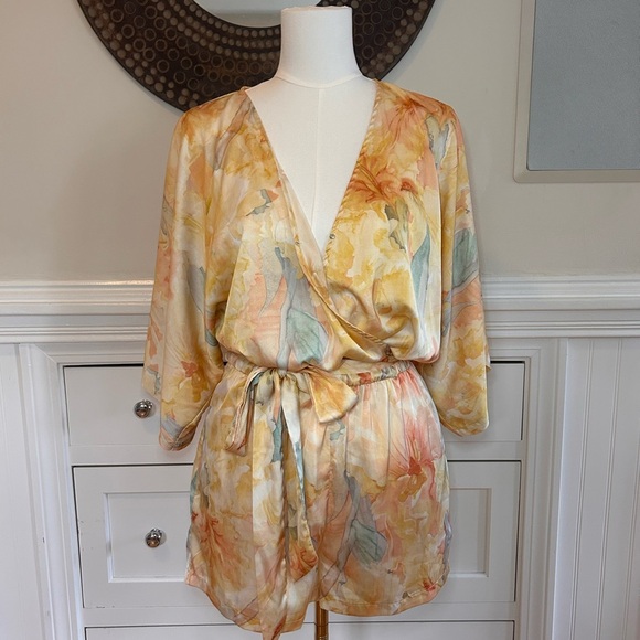 Baltic Born Aegean Romper Size Small | Sunrise Watercolor Floral Kimono Sleeve - Picture 6 of 7